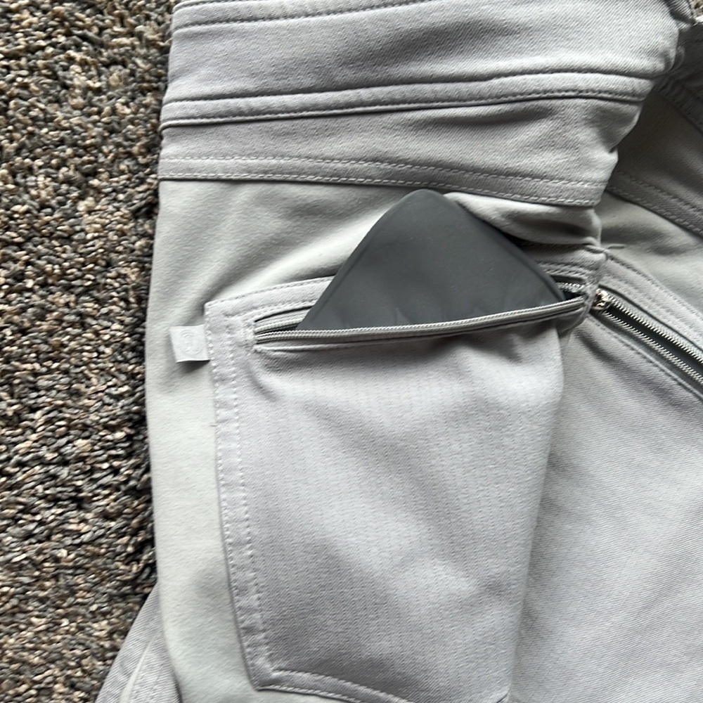 Lululemon dual pants, with reflective pocket flap - Picture 6 of 7